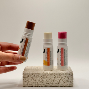 Selfie-Ready Skin: Discover Our 4 Nourishing Selfie StickShades